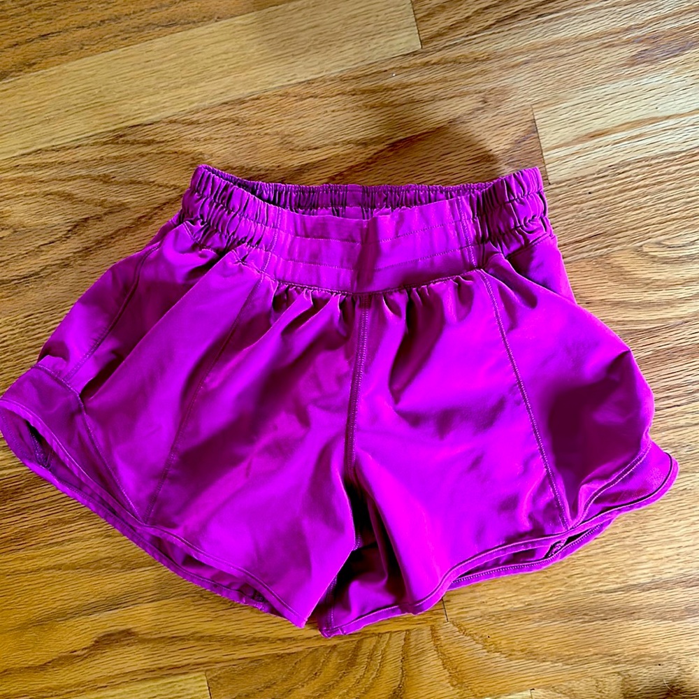 Lululemon size 4 Hotty hot shorts gently used